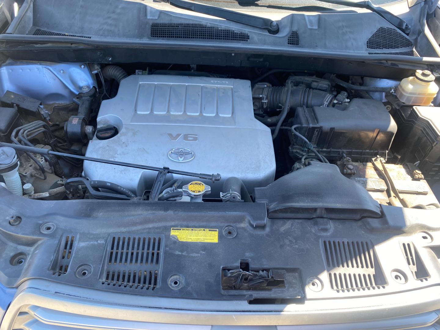 2008 /LIGTH BROWN Toyota Highlander Base 4WD (JTEES41A682) with an 3.5L V6 DOHC 24V engine, 5-Speed Automatic Overdrive transmission, located at 44356 Date Ave., Lancaster, CA, 93534, (661) 945-6555, 34.688919, -118.139374 - Photo#5